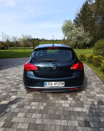 Opel Astra cena 30000 przebieg: 130000, rok produkcji 2013 z Golina małe 277